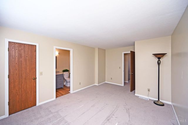 5375 Dickens Drive, Sharonville, OH 45241