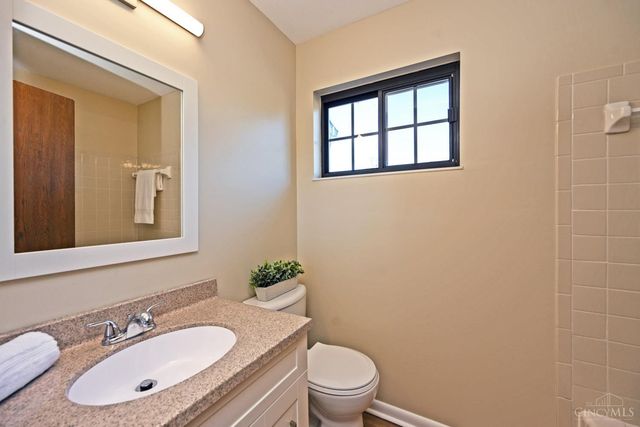 5375 Dickens Drive, Sharonville, OH 45241