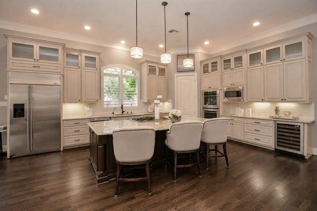 1102 Oyster Bank Circle, Sugar Land, TX 77478