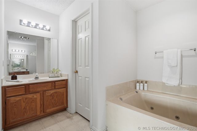 13109 E 79th Court North, Owasso, OK 74055