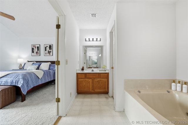 13109 E 79th Court North, Owasso, OK 74055