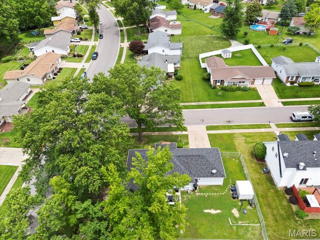 12155 Kingshead Drive, Florissant, MO 63033