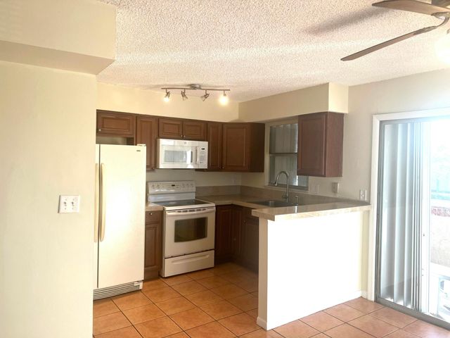 1100 SE 4th Avenue 37, Deerfield Beach, FL 33441