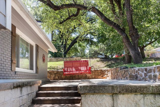 1801 Dakar Road E, Fort Worth, TX 76116