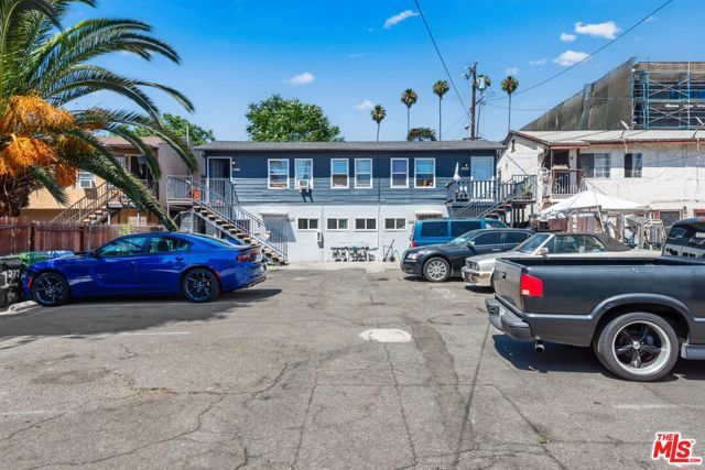 1325 E Adams Boulevard, Los Angeles, CA 90011