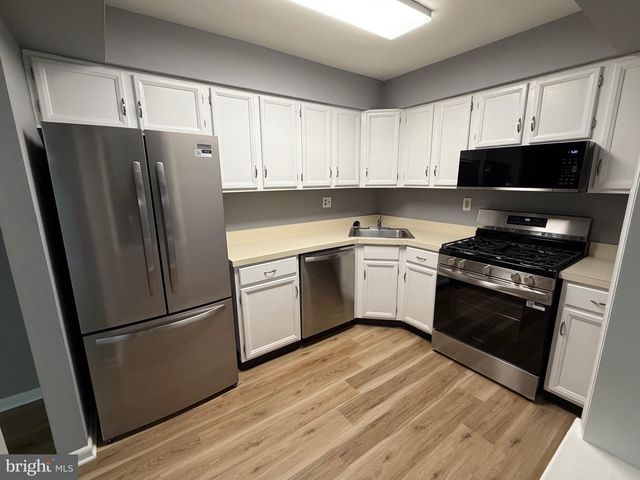 132 LEEDOM WAY, Newtown, PA 18940