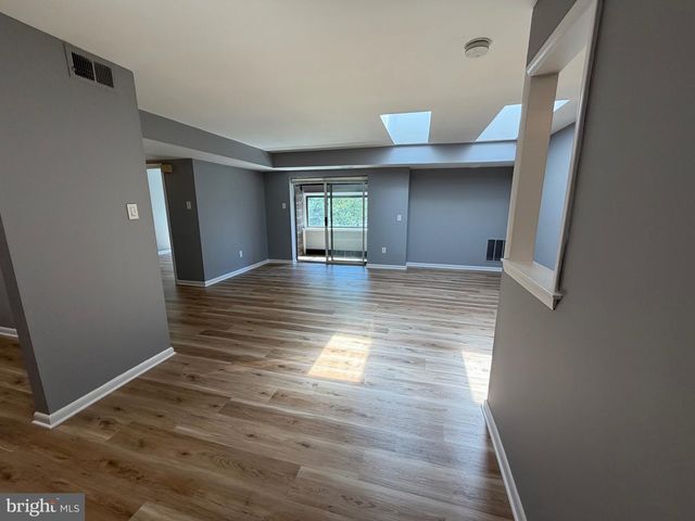 132 LEEDOM WAY, Newtown, PA 18940
