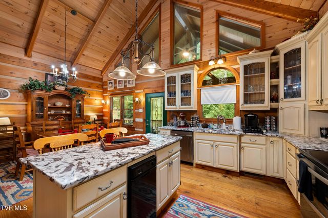 291 Ivy Wood Lane, Mountain City, TN 37683