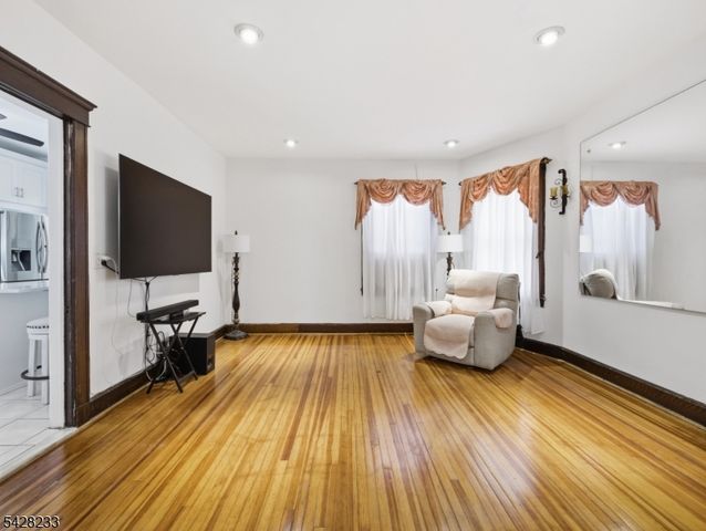 768 E 25Th St, Paterson City, NJ 07504