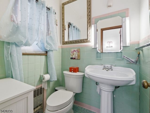 768 E 25Th St, Paterson City, NJ 07504