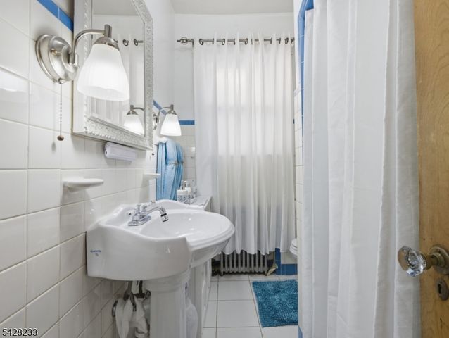 768 E 25Th St, Paterson City, NJ 07504