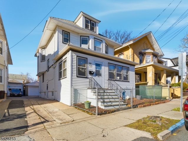 768 E 25Th St, Paterson City, NJ 07504