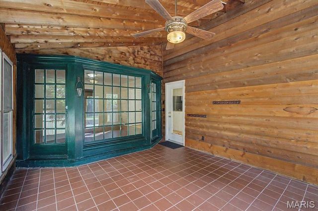 12 Beverly Drive, Olivette, MO 63132