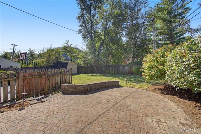 12 Beverly Drive, Olivette, MO 63132
