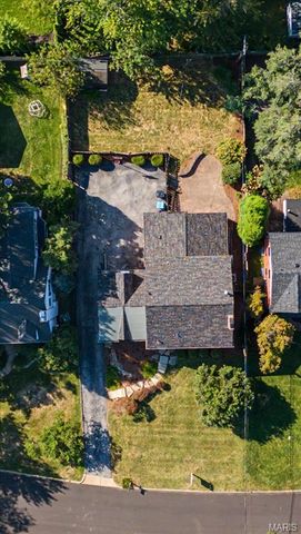 12 Beverly Drive, Olivette, MO 63132