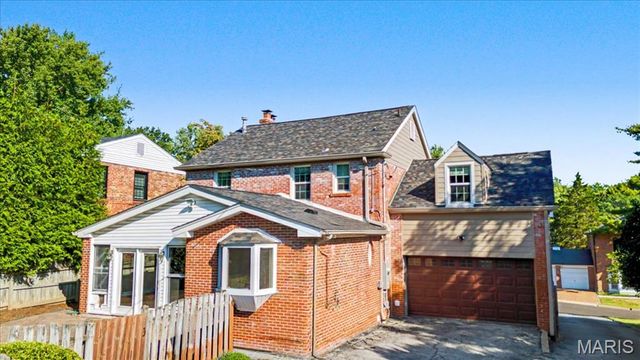 12 Beverly Drive, Olivette, MO 63132