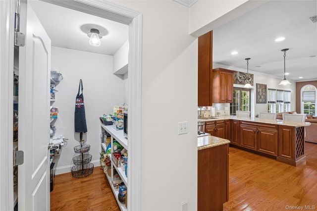 6 Ridge Court, Center Moriches, NY 11934