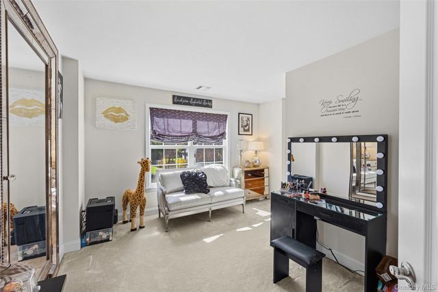 6 Ridge Court, Center Moriches, NY 11934