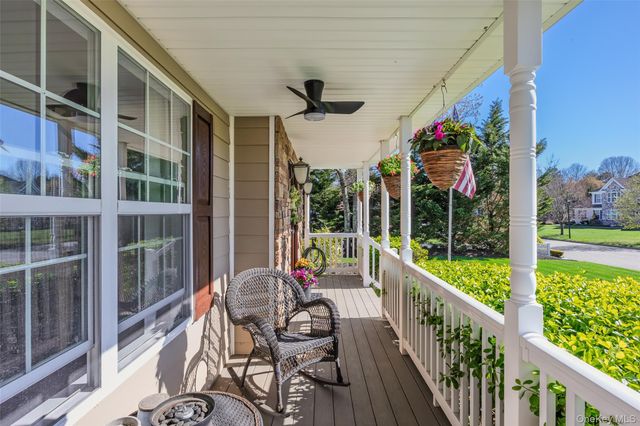 6 Ridge Court, Center Moriches, NY 11934