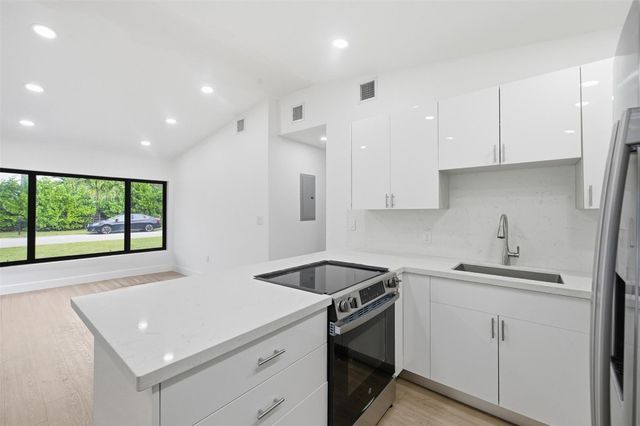 1824 SW 30th Street, Fort Lauderdale, FL 33315