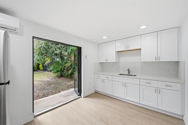 1824 SW 30th Street, Fort Lauderdale, FL 33315