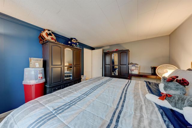 310 E 22nd Street, Huntingburg, IN 47542