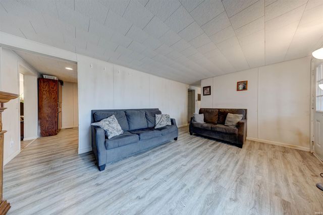 310 E 22nd Street, Huntingburg, IN 47542