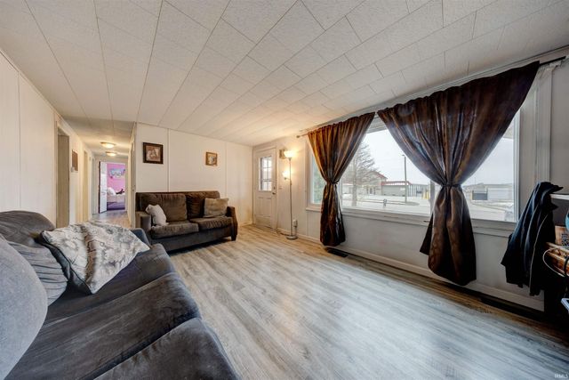 310 E 22nd Street, Huntingburg, IN 47542