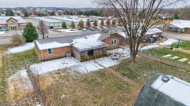 310 E 22nd Street, Huntingburg, IN 47542