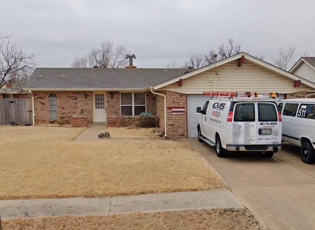 713 Lonnie Lane, Moore, OK 73170