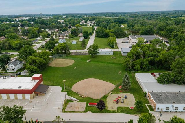 113 S Milwaukee STREET, Fredonia, WI 53021