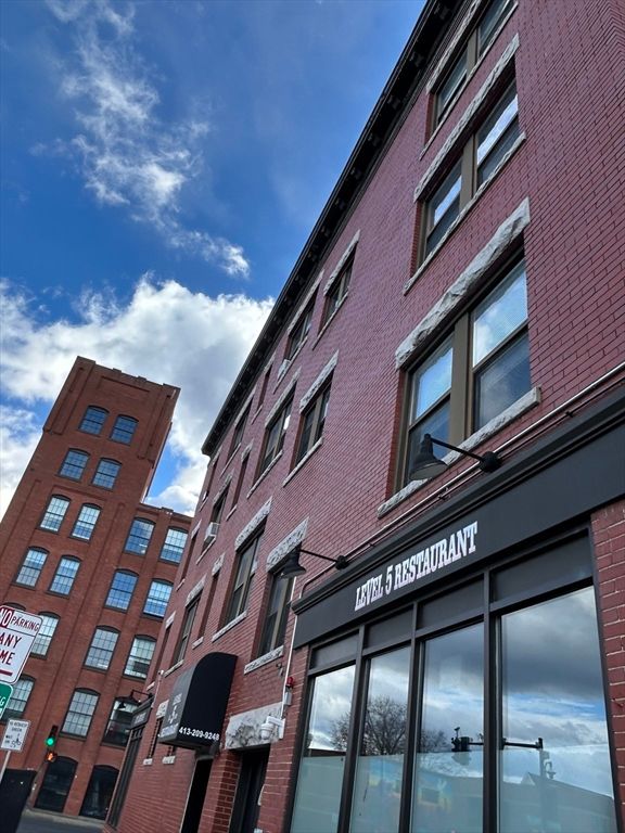 888 State Street 24, Springfield, MA 01109
