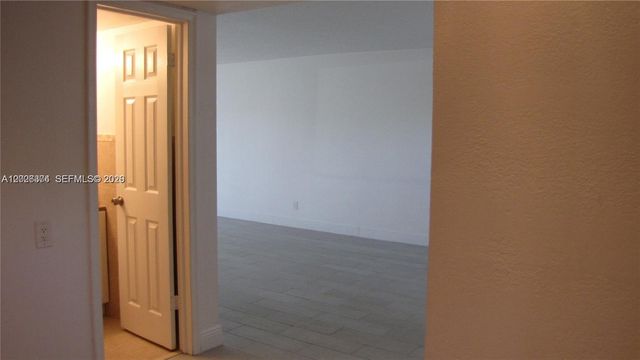 8911 S Hollybrook Blvd 106, Pembroke Pines, FL 33025