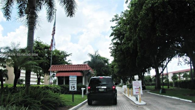 8911 S Hollybrook Blvd 106, Pembroke Pines, FL 33025