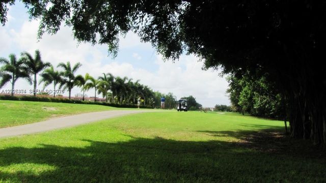 8911 S Hollybrook Blvd 106, Pembroke Pines, FL 33025