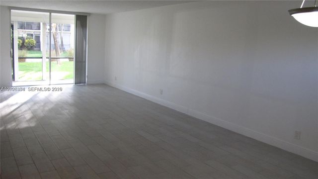 8911 S Hollybrook Blvd 106, Pembroke Pines, FL 33025
