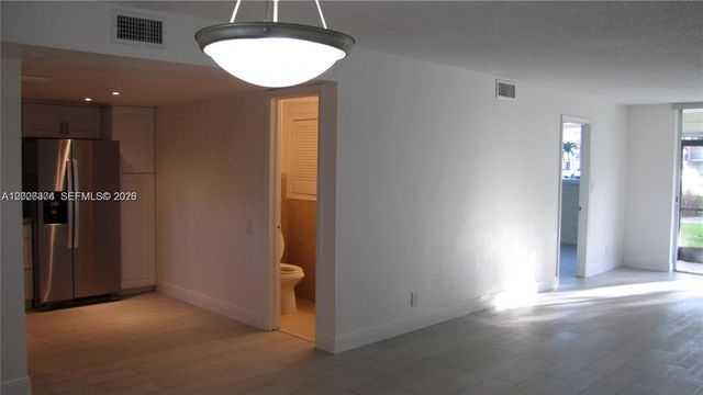 8911 S Hollybrook Blvd 106, Pembroke Pines, FL 33025