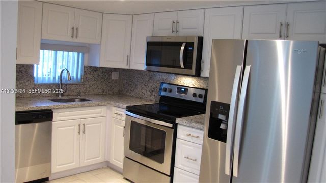 8911 S Hollybrook Blvd 106, Pembroke Pines, FL 33025