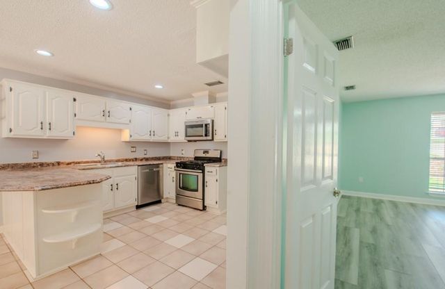 1171 Newbury E Lane, Mobile, AL 36695