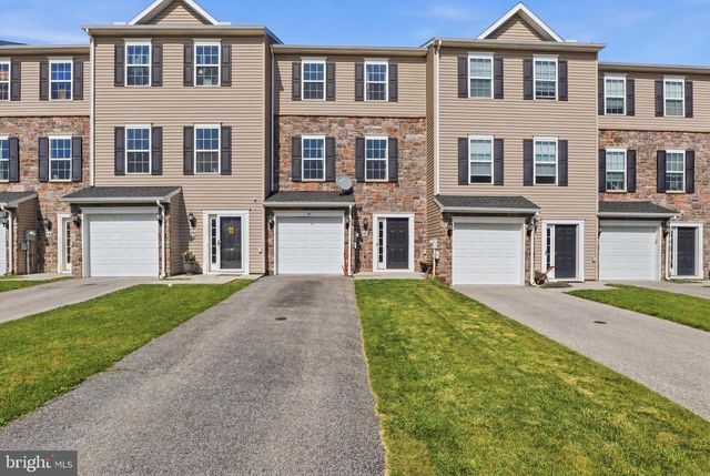 48 HOLSTEIN DR, Hanover, PA 17331