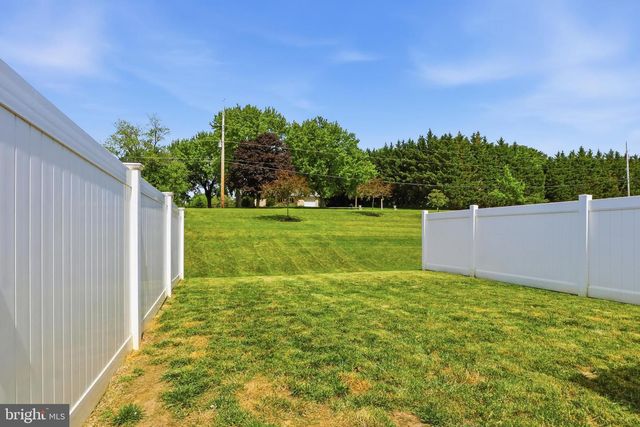 48 HOLSTEIN DR, Hanover, PA 17331