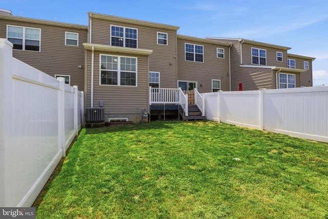 48 HOLSTEIN DR, Hanover, PA 17331
