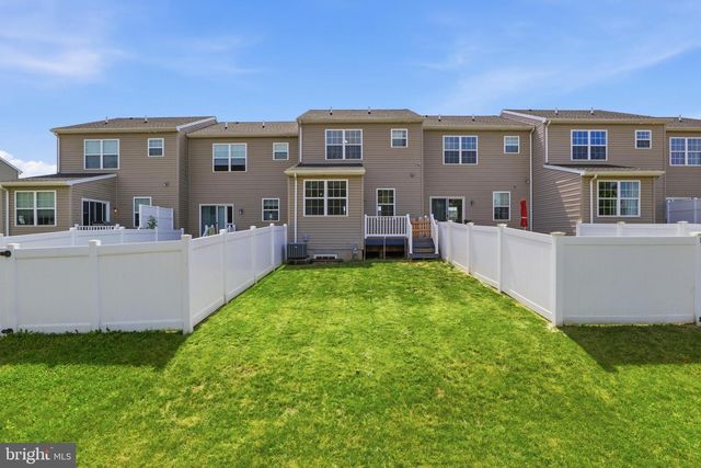 48 HOLSTEIN DR, Hanover, PA 17331