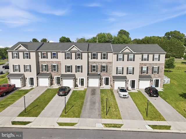 48 HOLSTEIN DR, Hanover, PA 17331