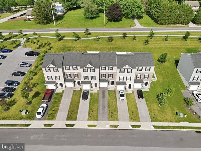 48 HOLSTEIN DR, Hanover, PA 17331