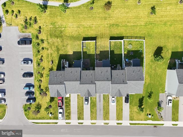 48 HOLSTEIN DR, Hanover, PA 17331