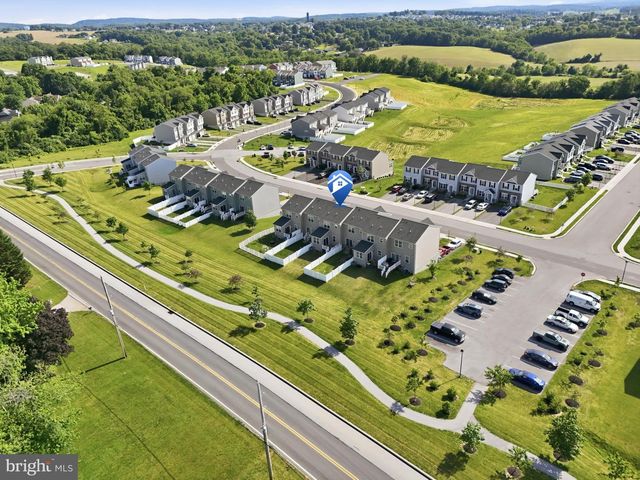 48 HOLSTEIN DR, Hanover, PA 17331