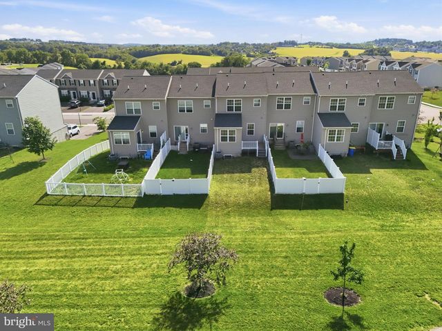 48 HOLSTEIN DR, Hanover, PA 17331