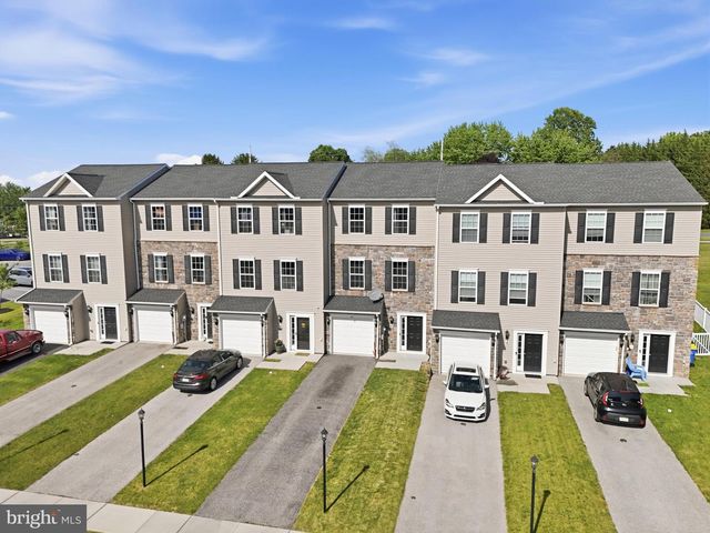 48 HOLSTEIN DR, Hanover, PA 17331