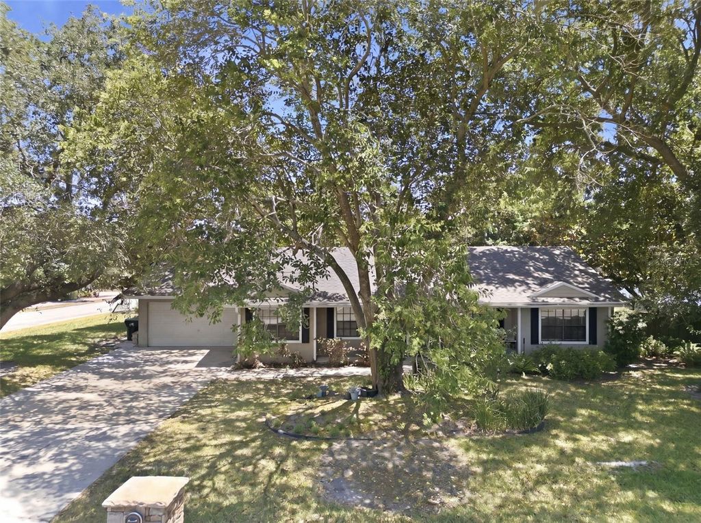 Image 3 of property listing at 5601 KEVIN AVENUE, Orlando, FL 32819